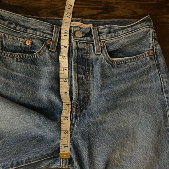 Levi’s Wedgie Straight Jean medium wash cropped ankle raw hem ridged denim sz 27 - Picture 11 of 13
